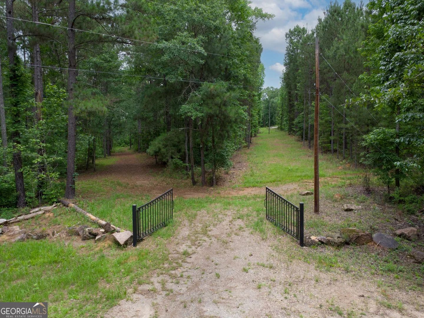 12.26 Acres of Land for Sale in Barnesville, Georgia - Barnesville, Georgia, 30204