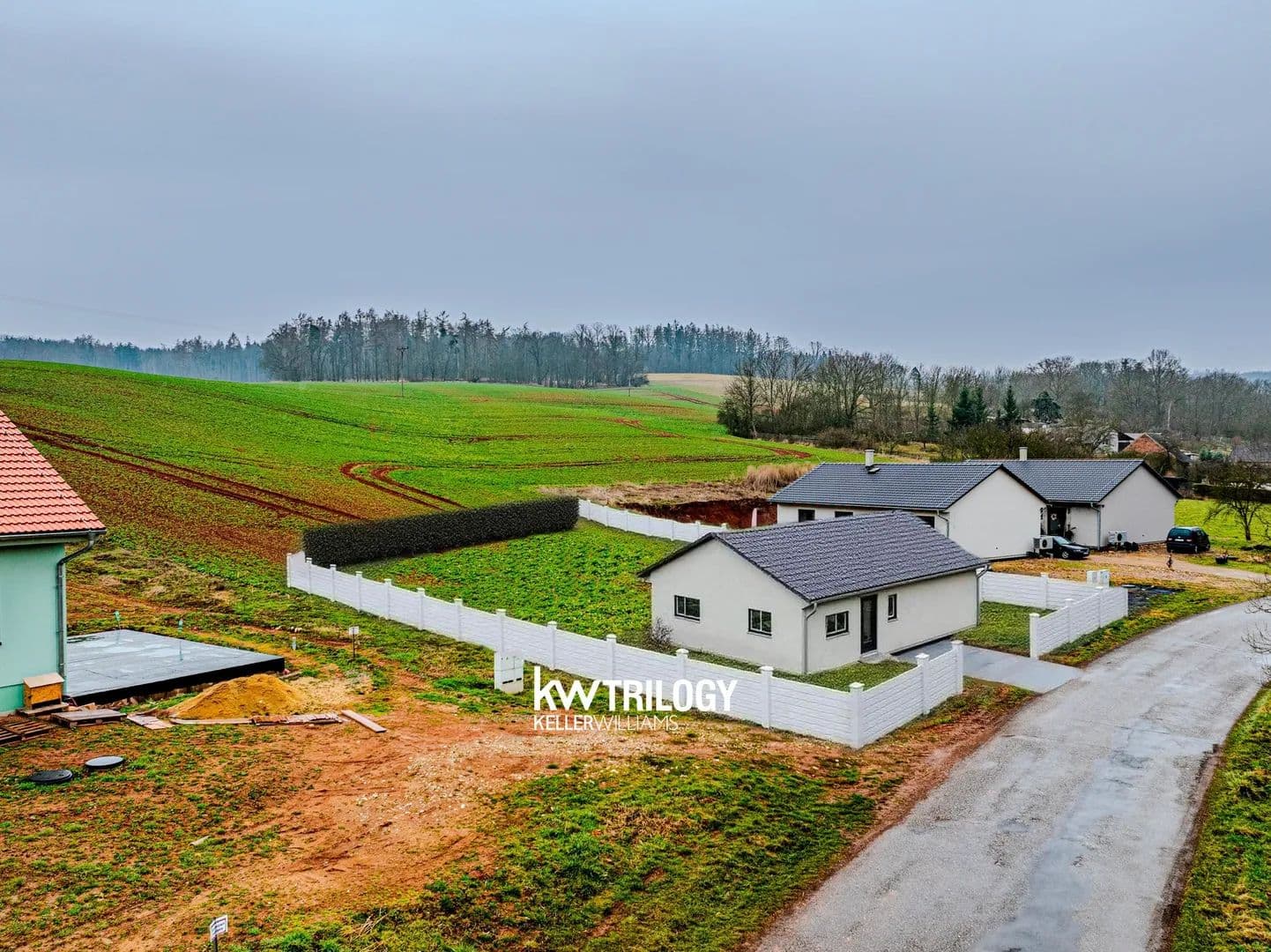 1000 Acres of Land for Sale in Pozdeň - land for sale