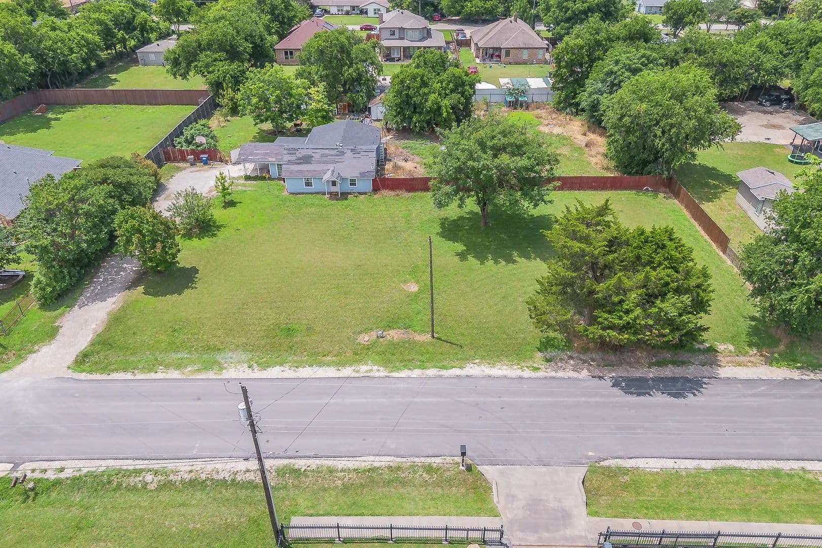 0.91 Acres of Land for Sale in Lancaster, Texas - Lancaster, Texas, 75134