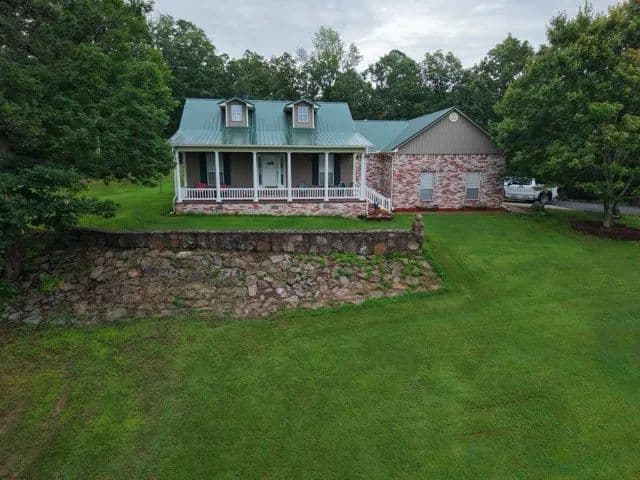 A Home on 6 Acres in Van Buren County, AR - Bee Branch, Arkansas, 72013