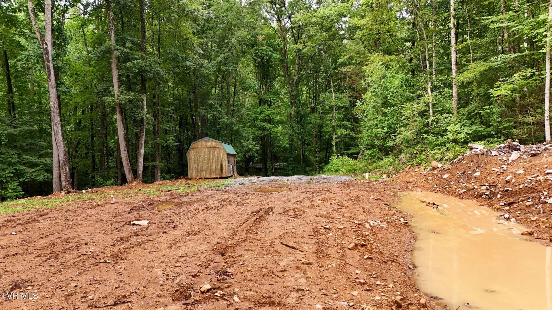 1.35 Acres of Land for Sale in Elizabethton, TN - Elizabethton, Tennessee, 37643