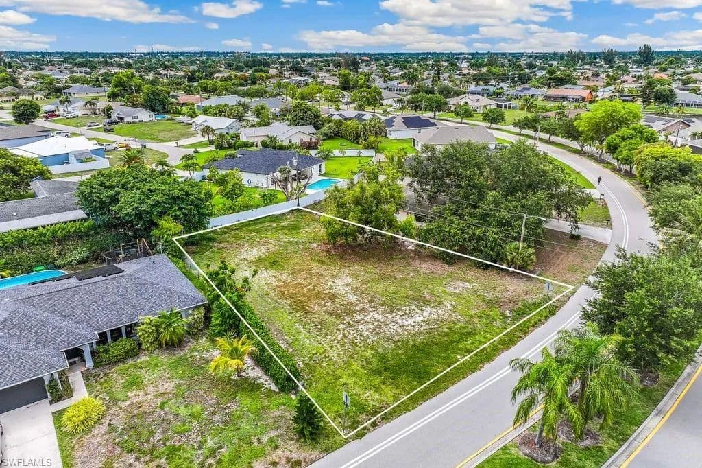 0.24 Acres of Land for Sale in Cape Coral, Florida - Cape Coral, Florida, 33904