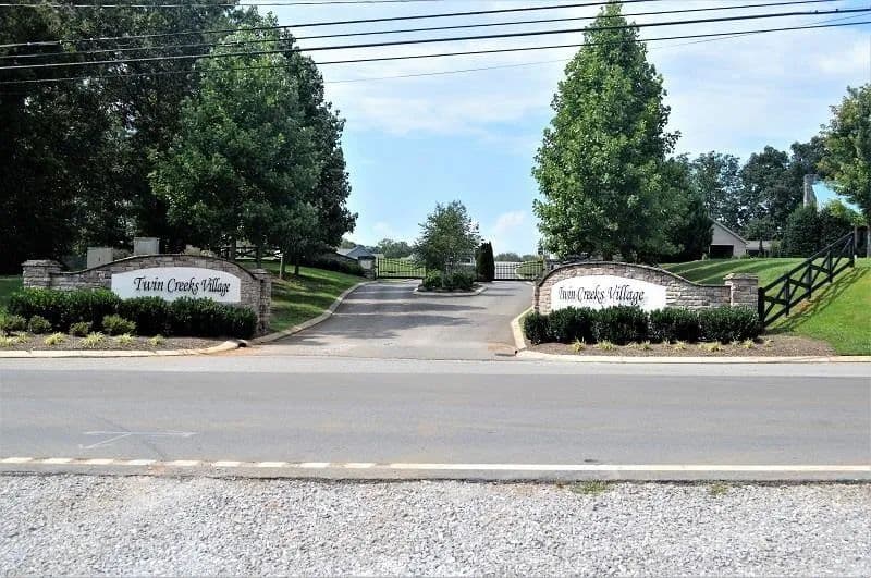 Land -Single Family Acreage in Winchester - Winchester, Tennessee, 37398