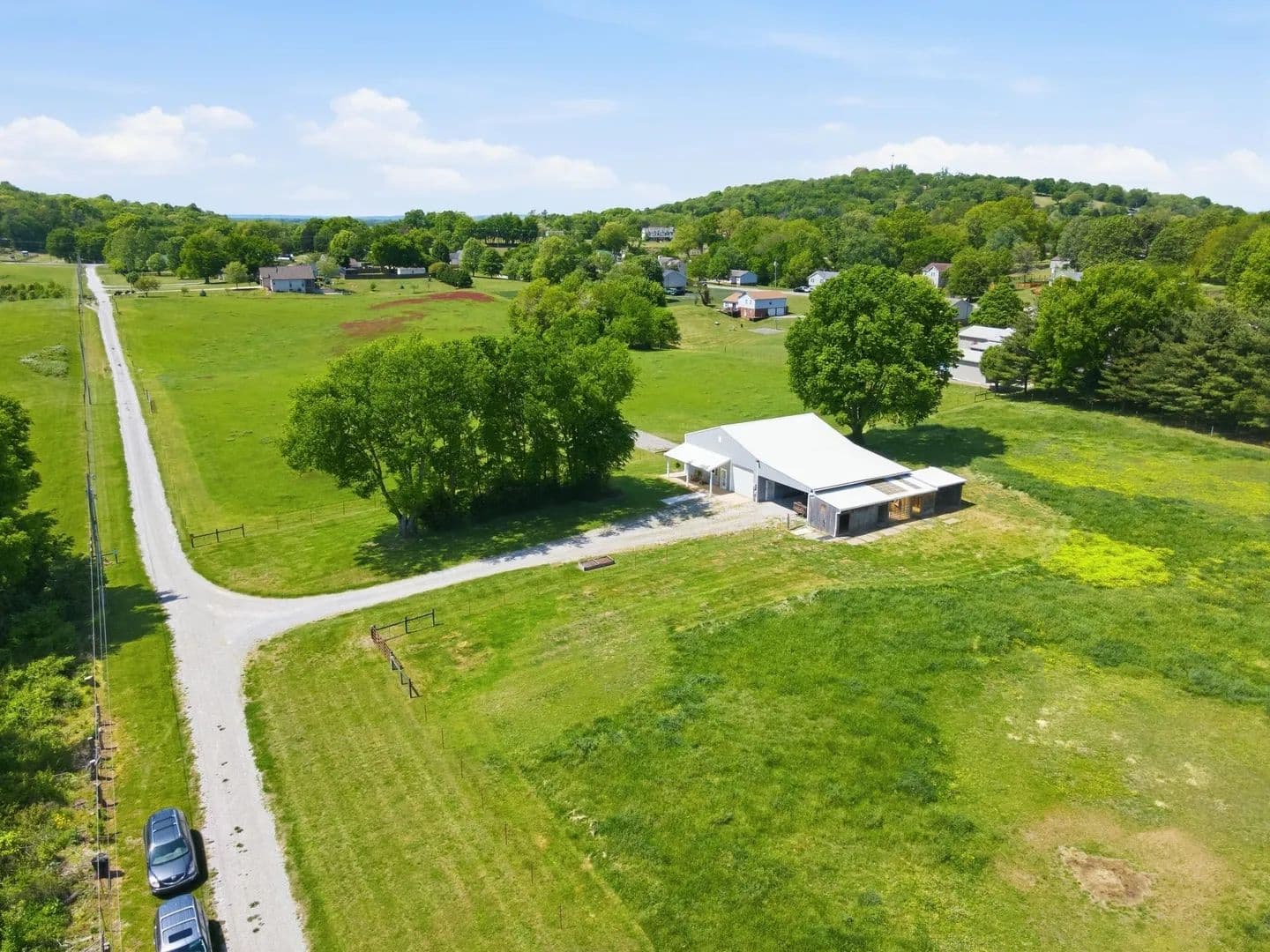 9.7 Acres of Land for Sale in Columbia, TN - Columbia, Tennessee, 38401