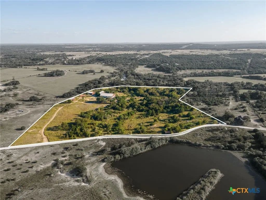 19.25 Acres of Land for Sale in Lampasas, Texas - Lampasas, Texas, 76550