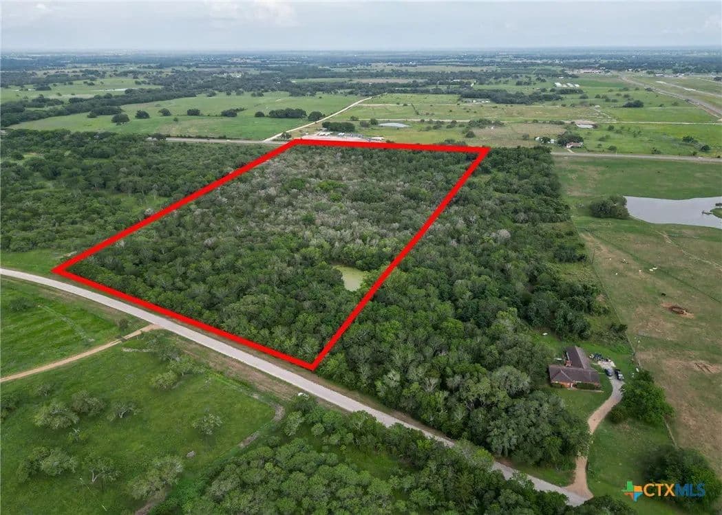 24 Acres of Land for Sale in Yoakum, Texas - Yoakum, Texas, 77995