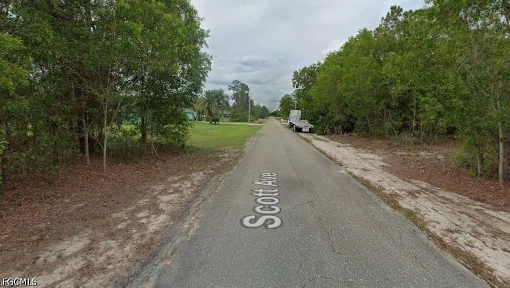 0.5 Acres of Land for Sale in Lehigh Acres, Florida - Lehigh Acres, Florida, 33936