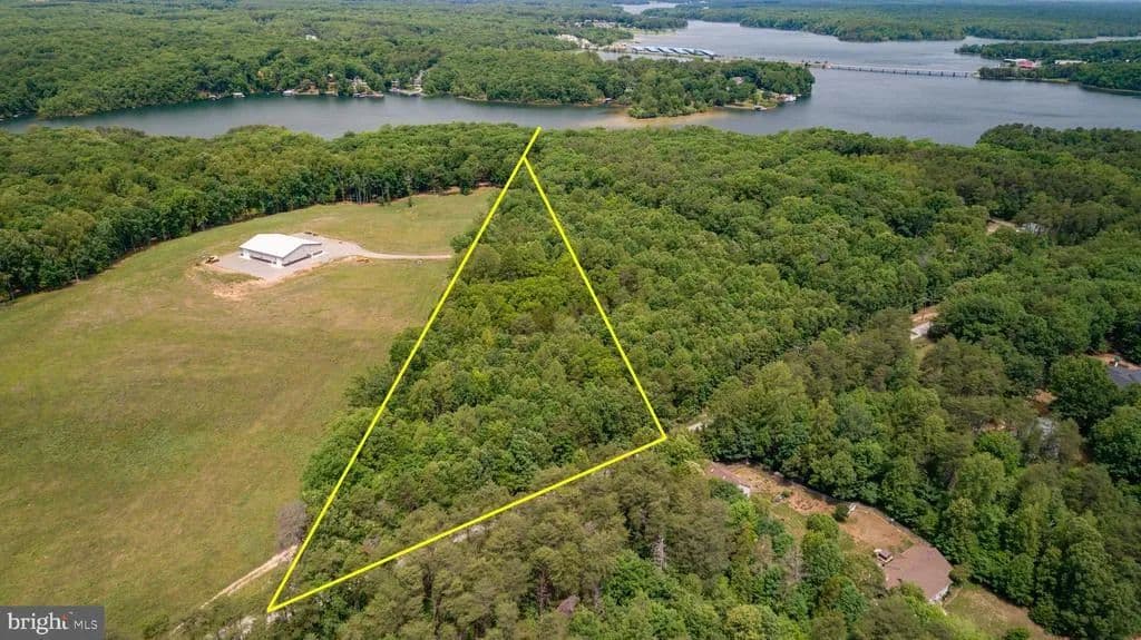 Property from OLD MILL RD - KW - Mineral, Virginia, 23117