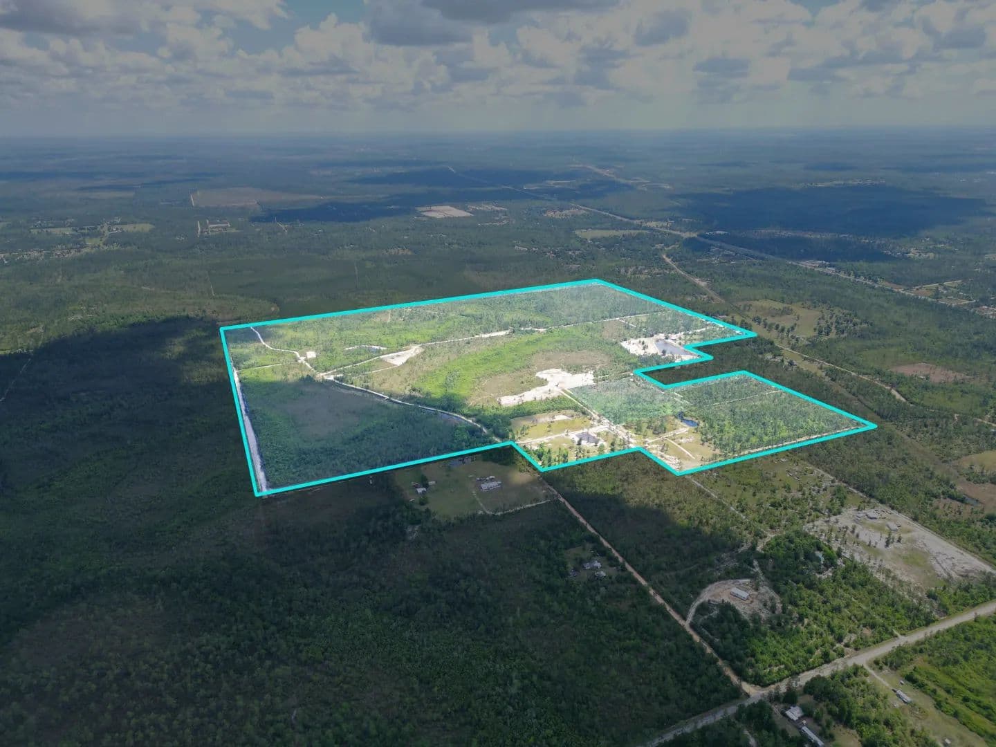 305 Acres in Fountain, FL | High-Fenced Hunting Ranch with Pond & Investment Potential - Fountain, Florida, 32438