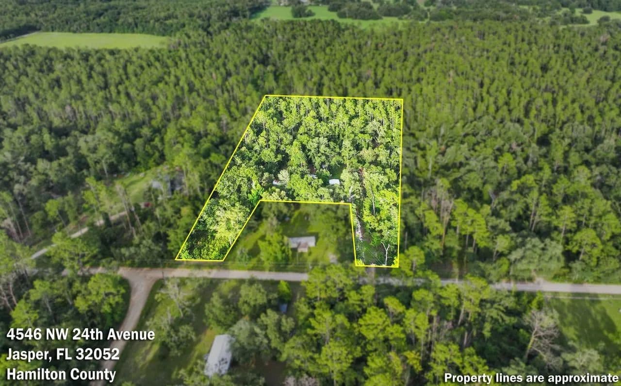 2.5+ Fenced Acres with Camper in Florida Campsites - Jasper, Florida, 32052