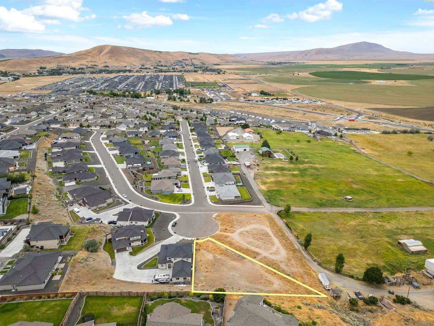 Lots & Land-Other in West Richland - West Richland, Washington, 99353