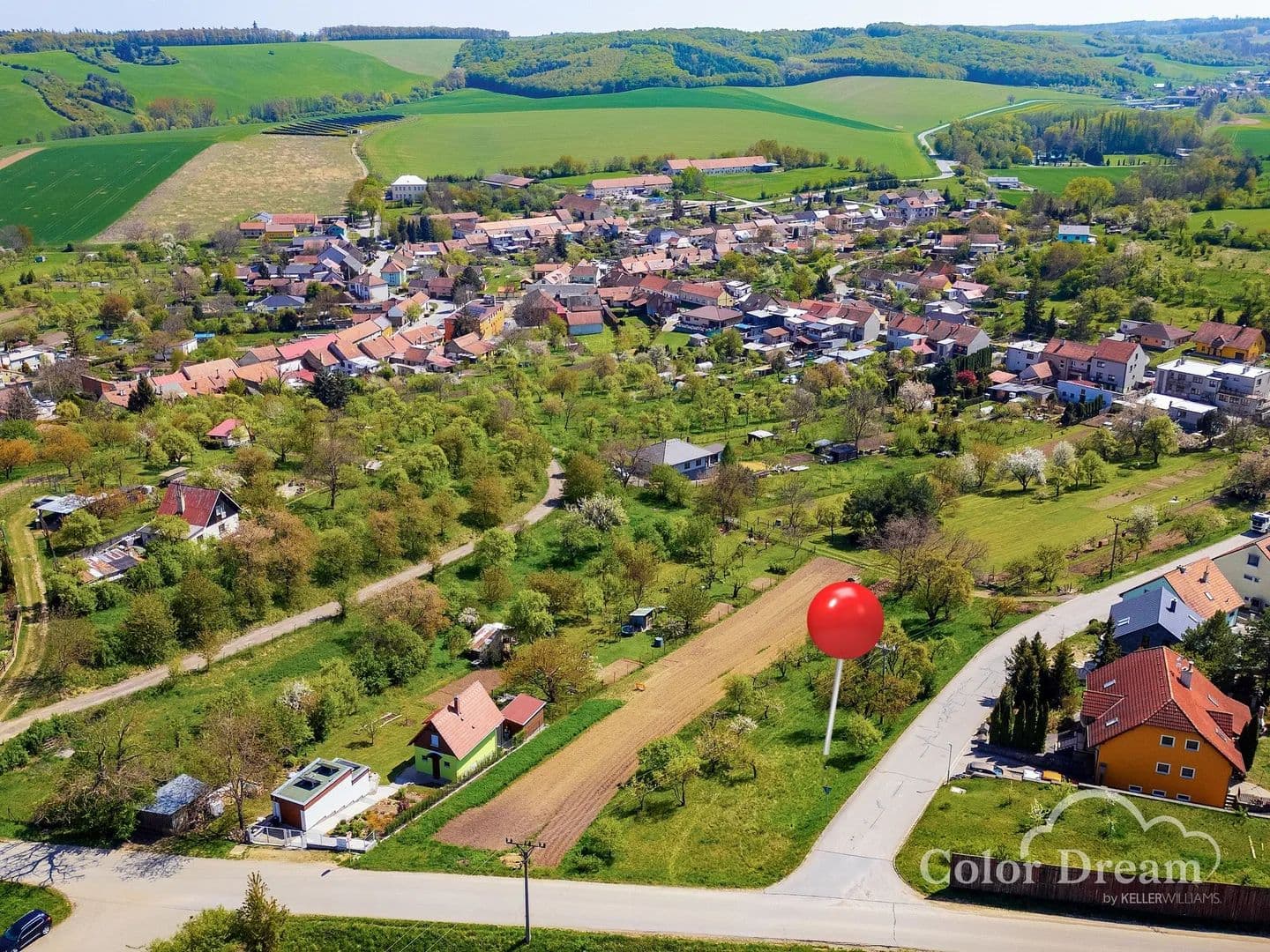 891 Acres of Land for Sale in Moravské Málkovice - land for sale