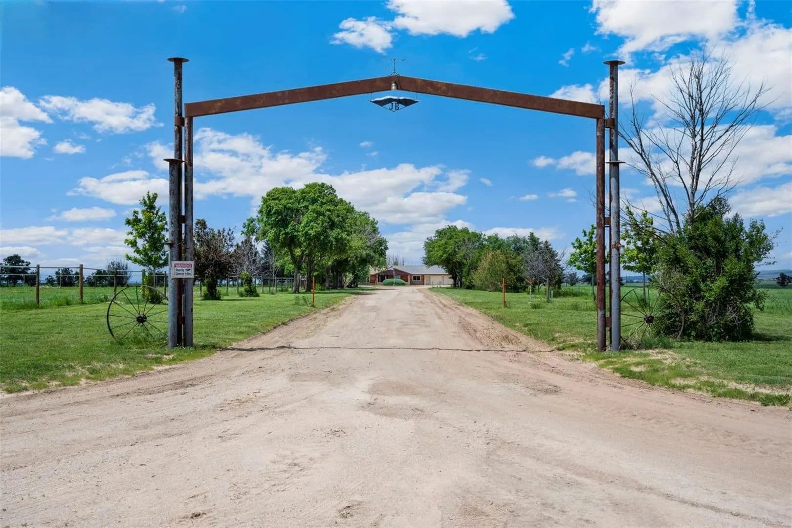 80 acres/4,800 SF residence/private pond - 22 miles east of Colorado Springs - Calhan, Colorado, 80808