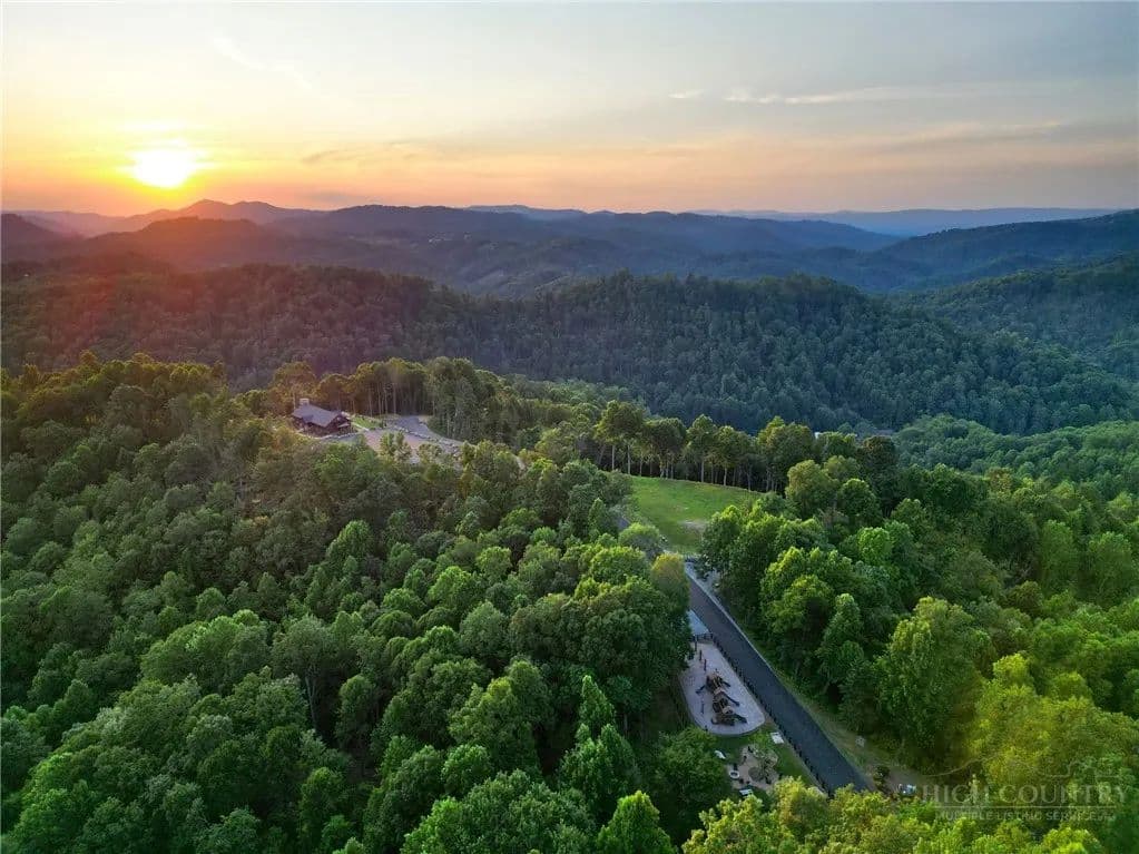 1.52 Acres of Land for Sale in Elk Park, NC - Elk Park, North Carolina, 28622