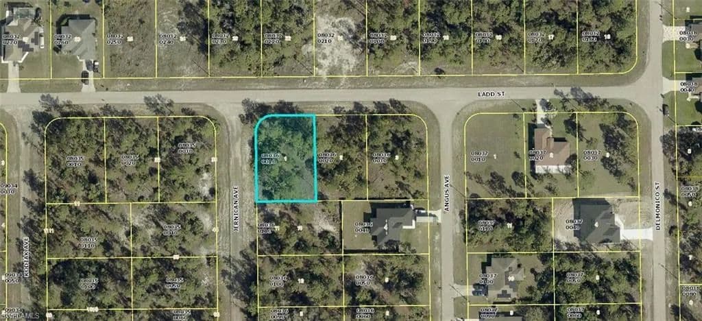 Property from 662 Ladd ST - KW - Lehigh Acres, Florida, 33974