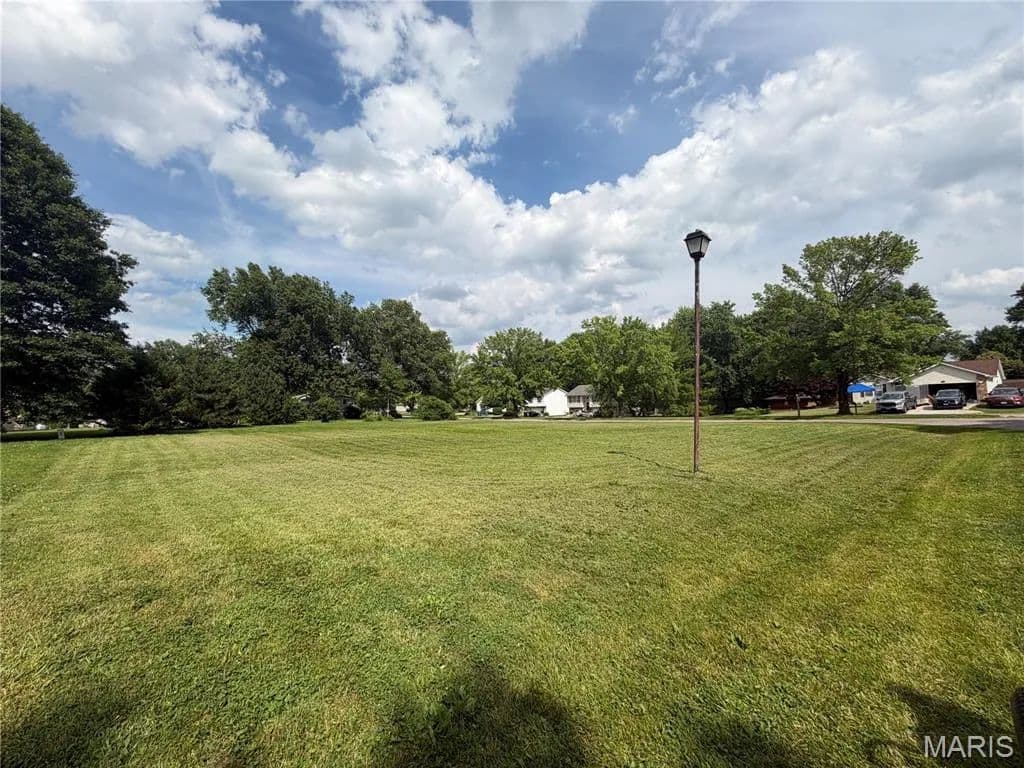 Property from 157 Holiday Drive - KW - Edwardsville, Illinois, 62025