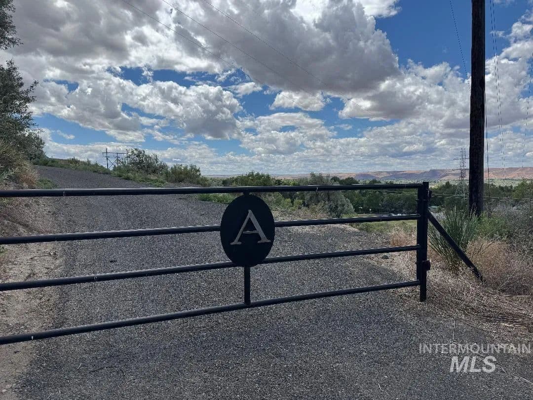 Property from 991 Justice Grade - KW - Hagerman, Idaho, 83332