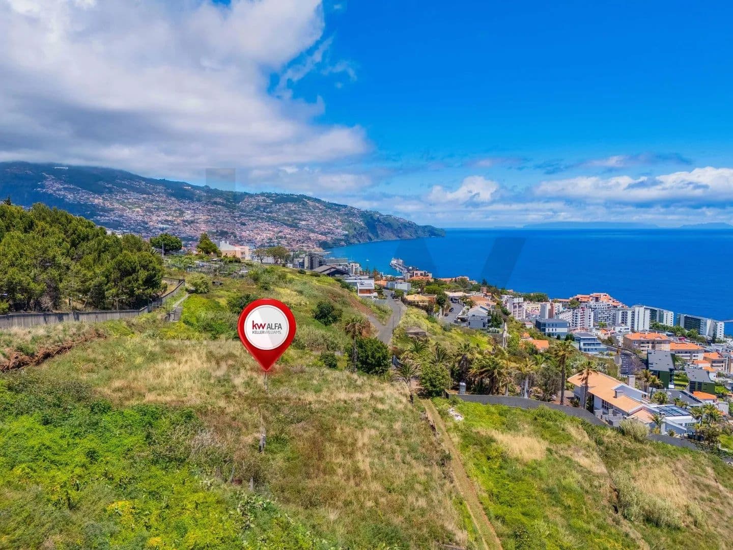 1330 Acres of Land for Sale in São Martinho, Funchal - Portugal