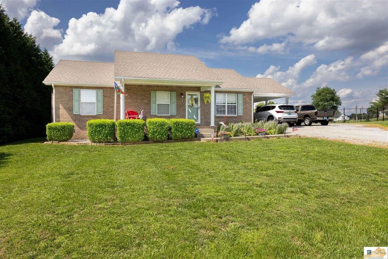 Property from 100 Half Acre Circle - KW - Columbia, Kentucky, 42728