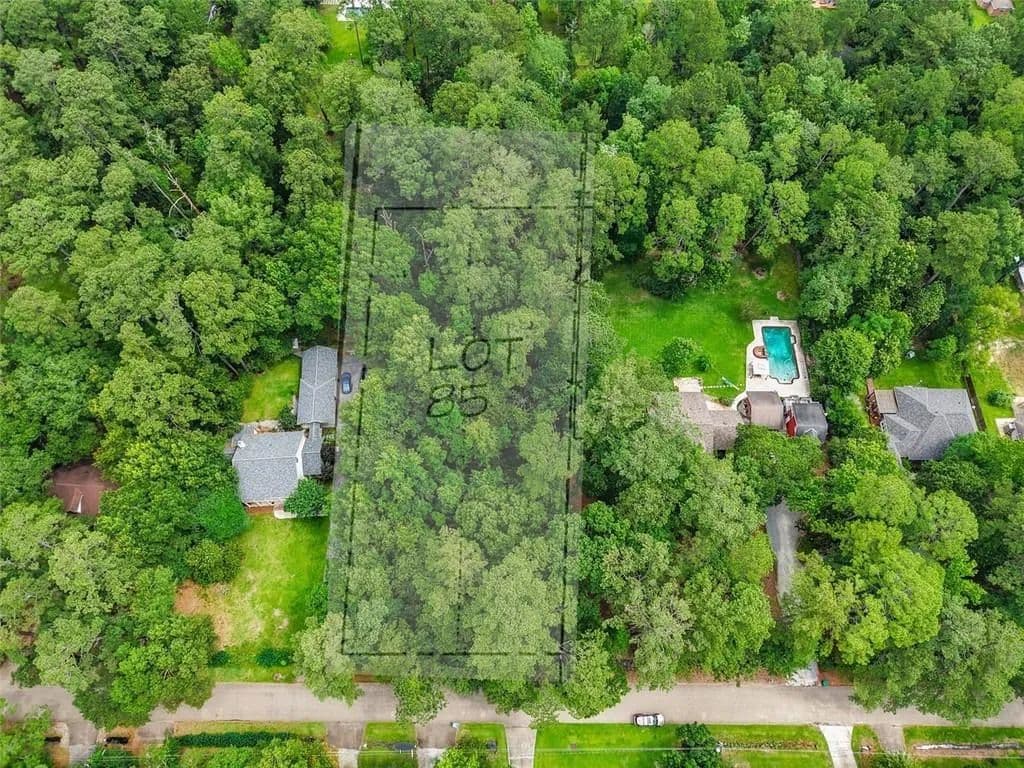 0.7 Acres of Land for Sale in Covington, Louisiana - Covington, Louisiana, 70433