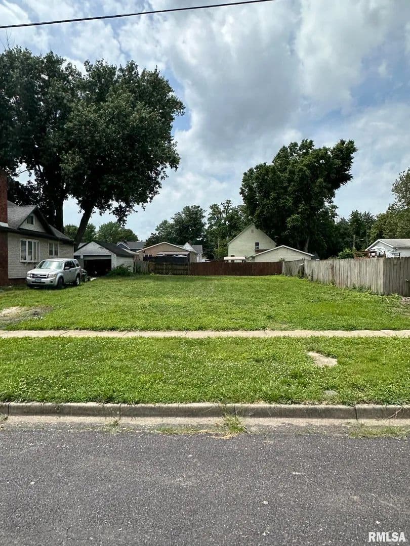 Property from 509 S Kosciusko Street - KW - Jacksonville, Illinois, 62650