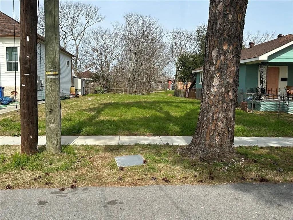 0.09 Acres of Land for Sale in New Orleans, Louisiana - New Orleans, Louisiana, 70122