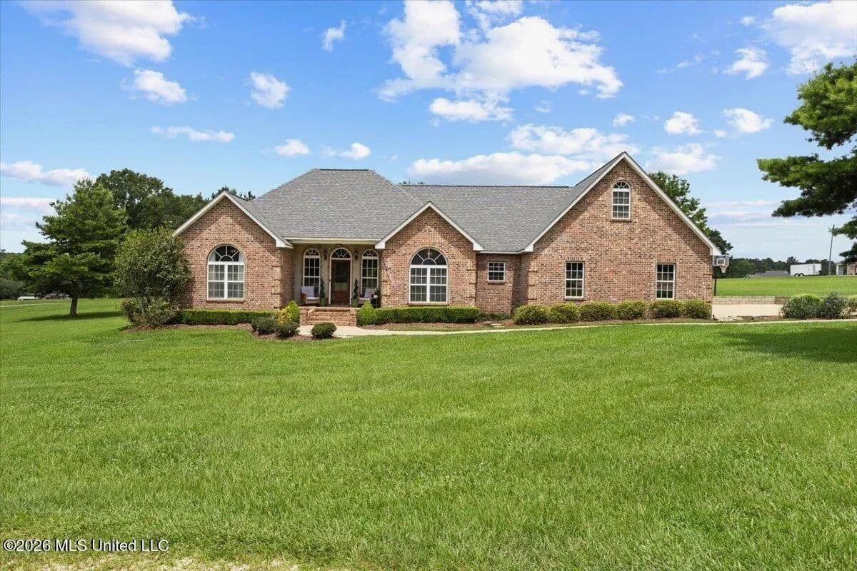 4 Bedroom Home in Summit MS North Pike Schools - Mccomb, Mississippi, 39648