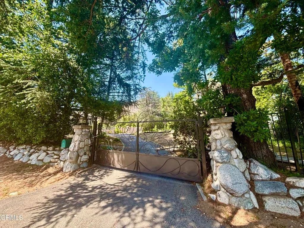 0.42 Acres of Land for Sale in Altadena, California - Altadena, California, 91001