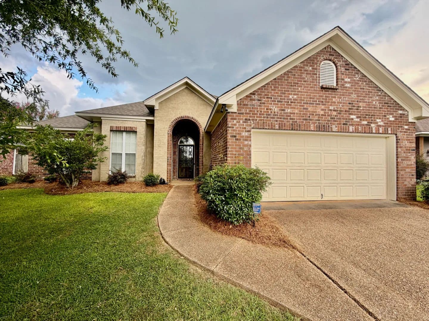 Home in Rankin County at 307 Springhill Point in Brandon, MS - land for sale