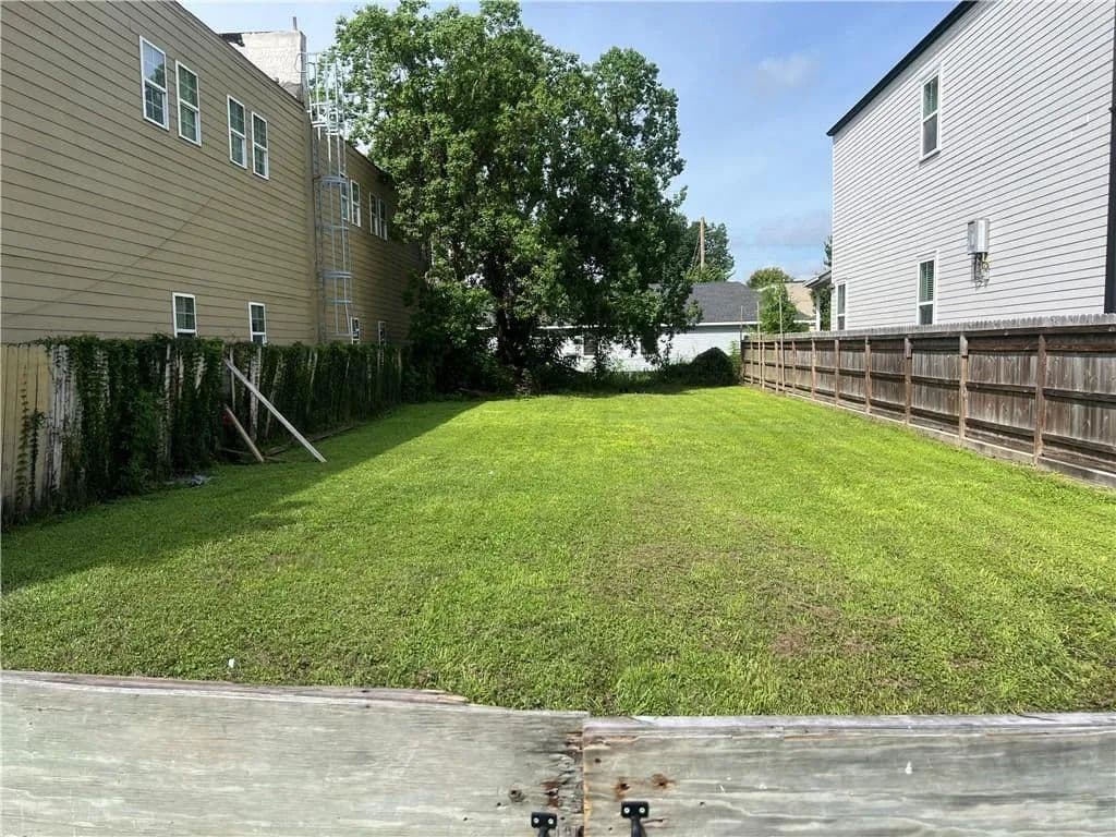 Land for Sale in New Orleans, Louisiana - New Orleans, Louisiana, 70113