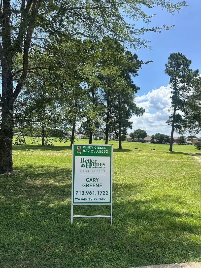 Property from 211 Sunnyvale E - KW - land for sale