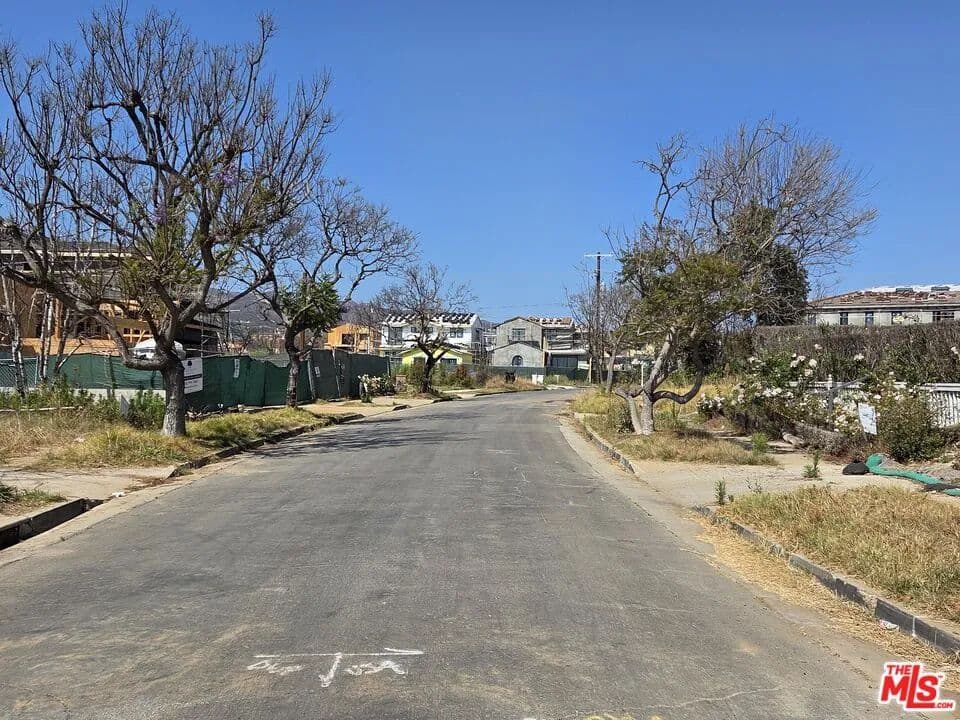 Property from 554 Tahquitz Pl - KW - Pacific Palisades, California, 90272