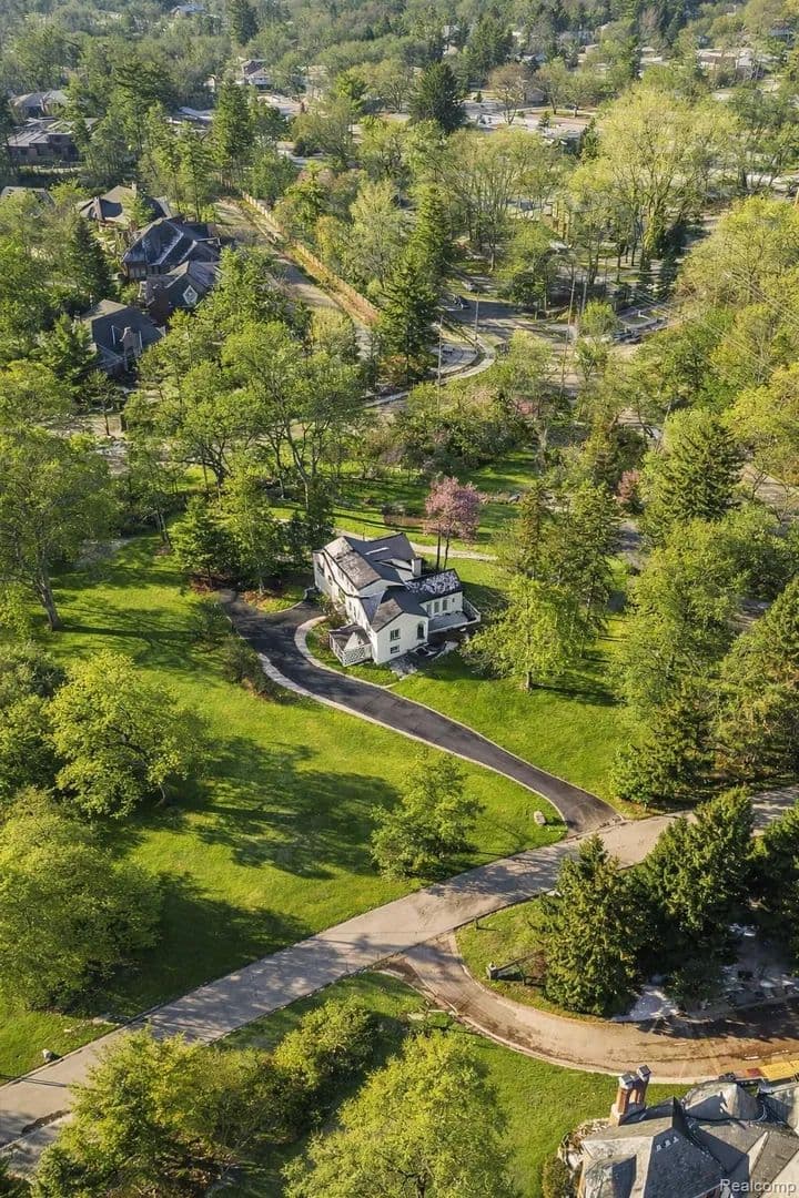 Property from 1355 Orchard Ridge Road - KW - , Michigan, 48304