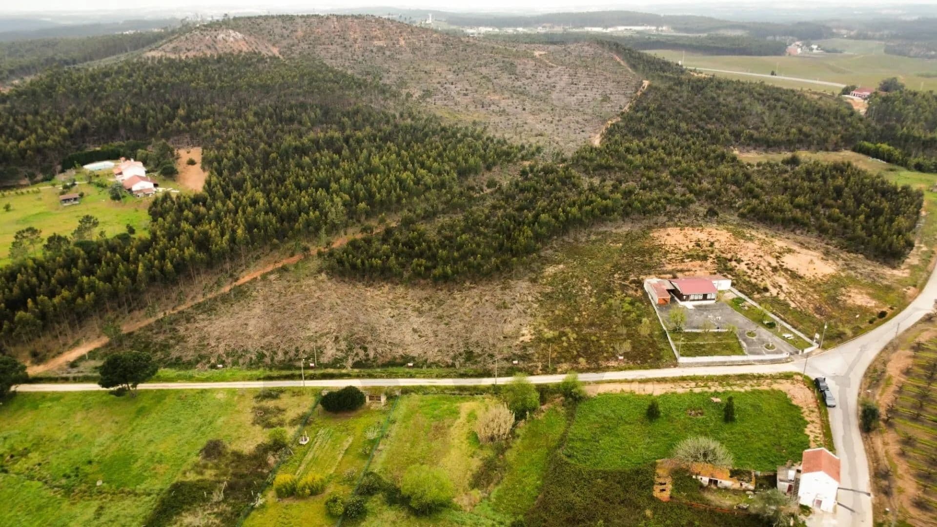 1183 Acres of Land for Sale in Campelos e Outeiro da Cabeça, Torres Vedras - land for sale