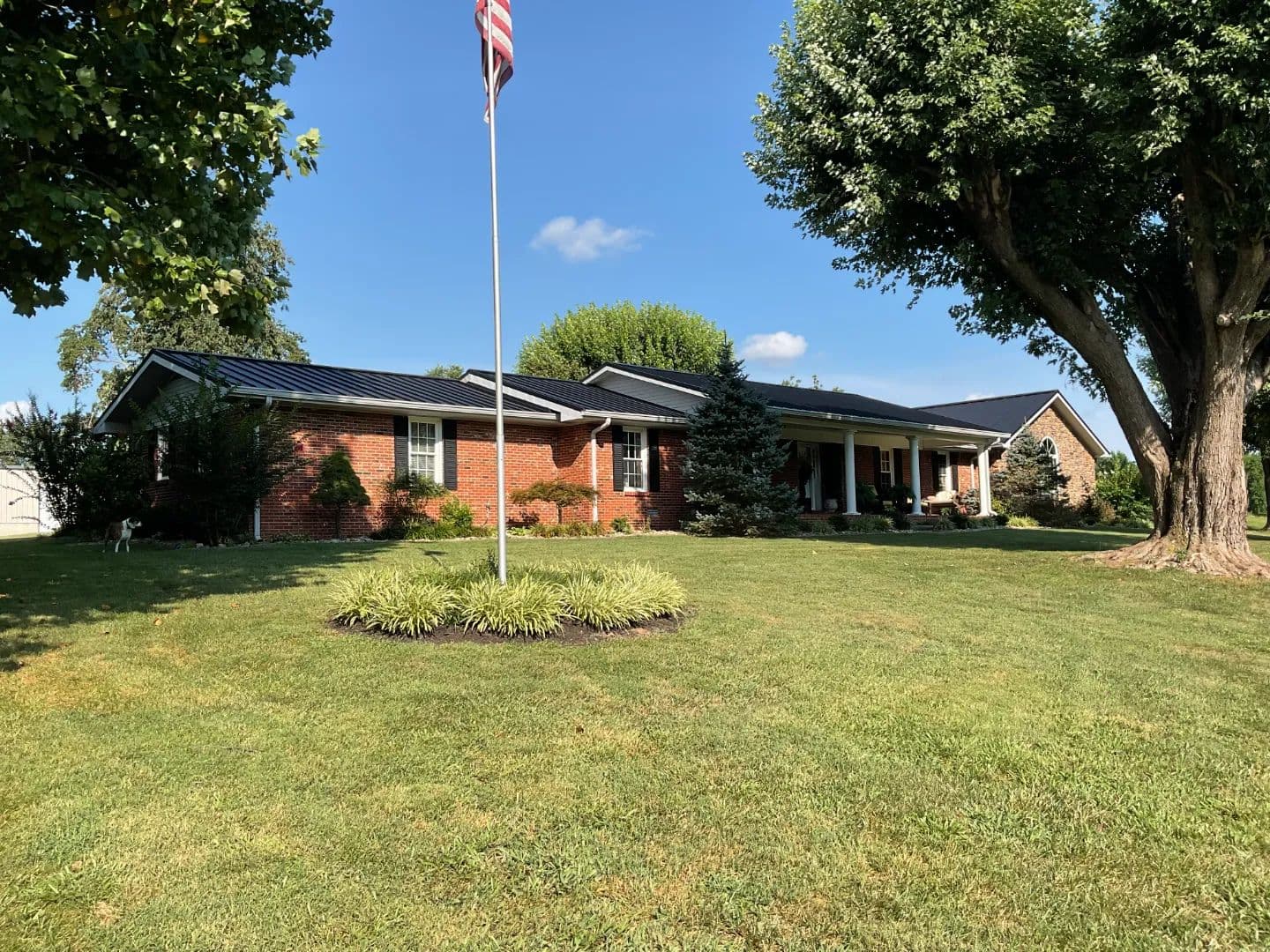 Stunning 6-Acre Country Home in Glasgow, Kentucky for Sale - Glasgow, Kentucky, 42141