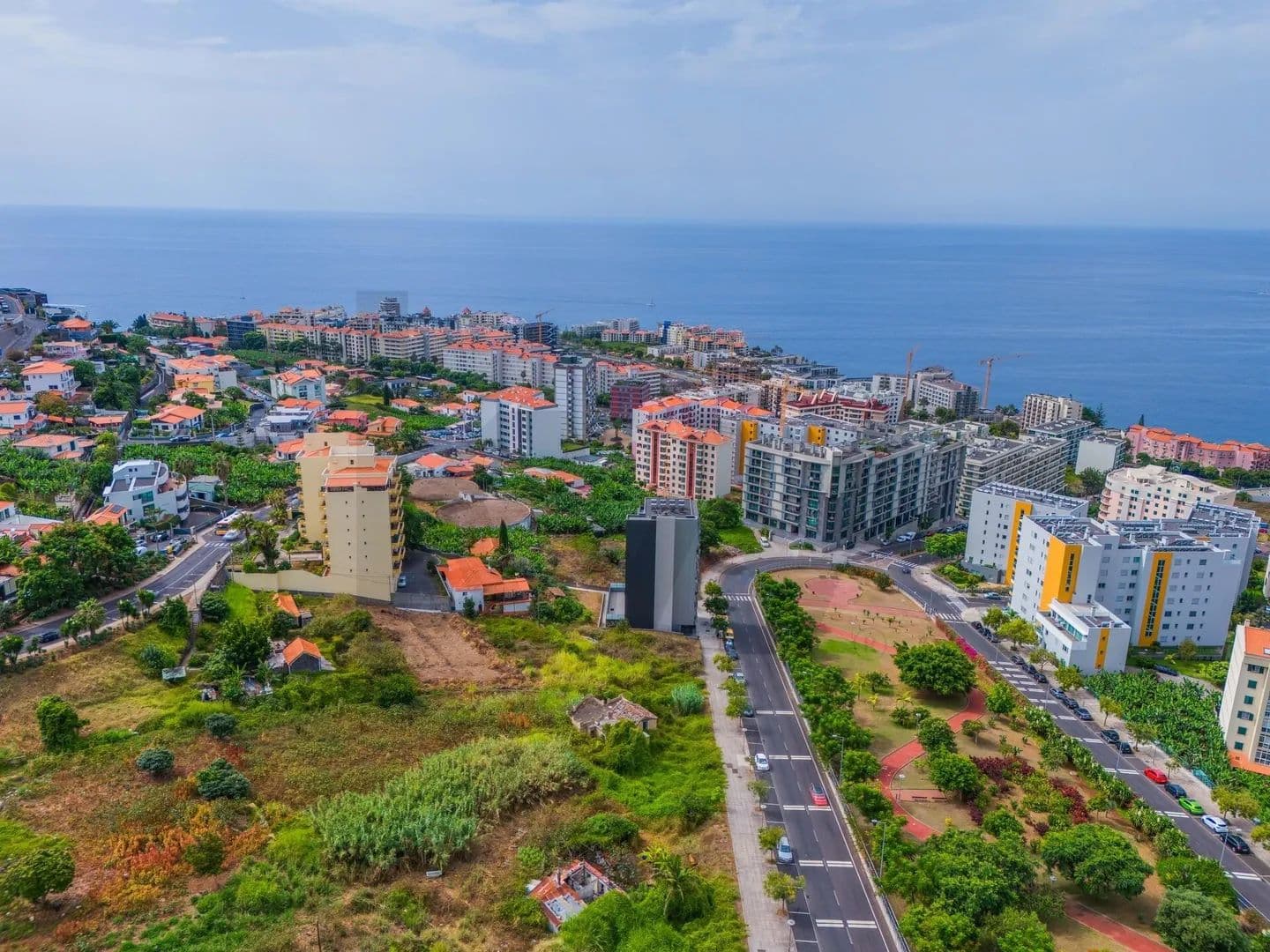 1000 Acres of Land for Sale in São Martinho, Funchal - land for sale
