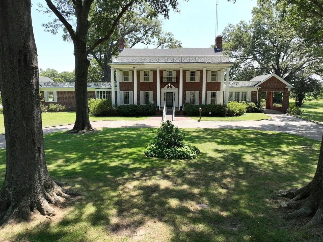 300 East Avenue - Lula, Mississippi, 38644