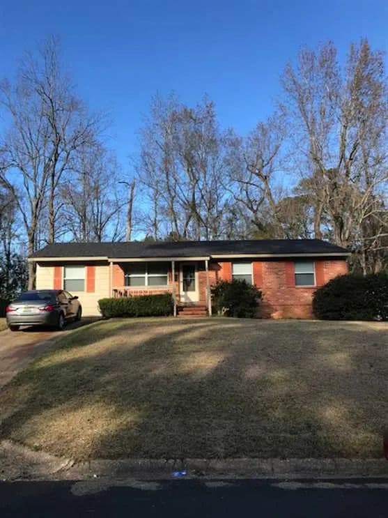 Brick veneer 4BR, 1 1/2 Bath Home in Eufaula-$122,500