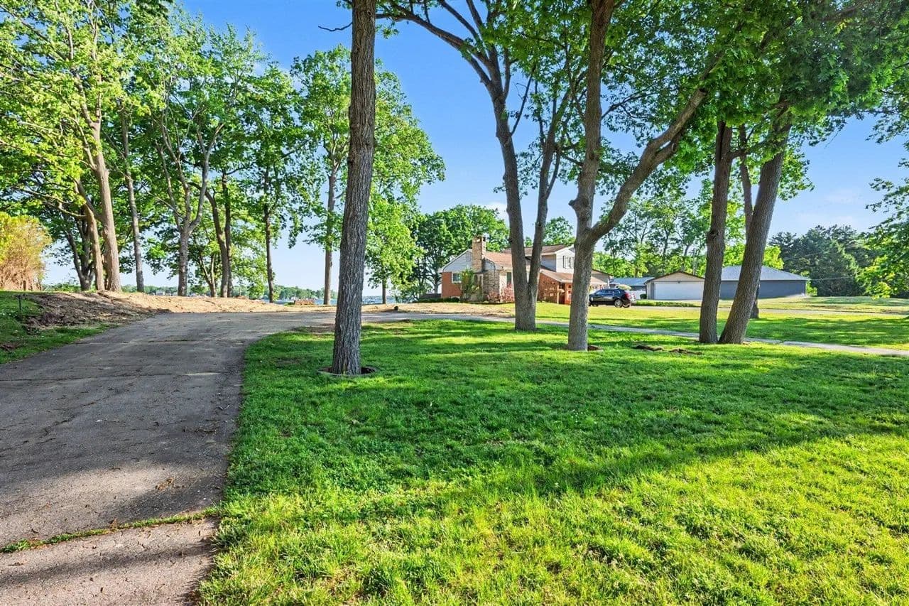 Property from 2833 Woodhams - KW - Portage, Michigan, 49002