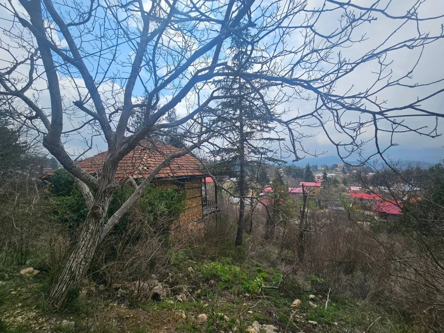 Mersin Çamlıyayla Satılık Kagır Ev Ve Arsası - land for sale