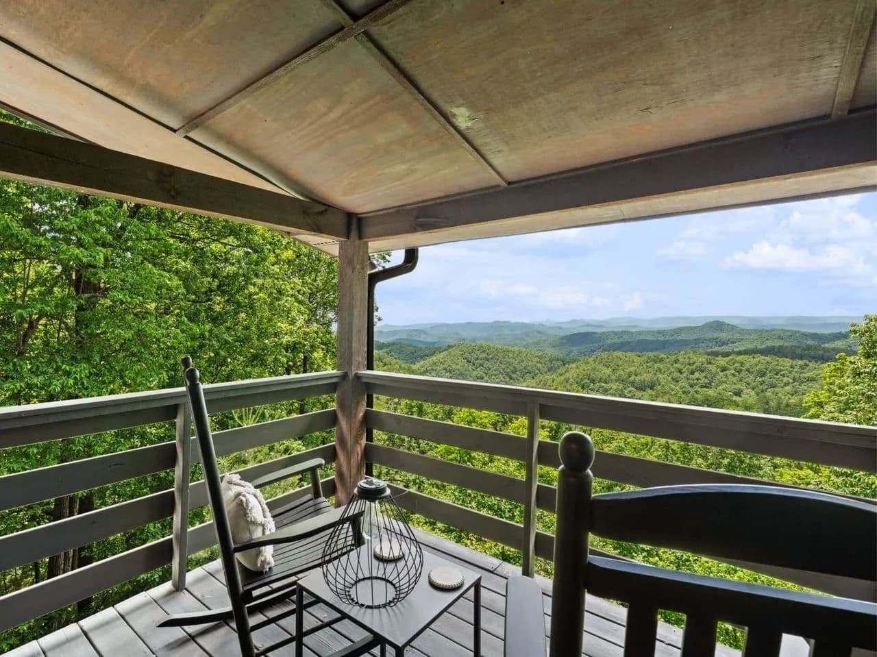 High Country Horizons: Appalachian Craftsmanship Meets Unmatched Blue Ridge Views near Blowing Rock, NC - Lenoir, North Carolina, 28645