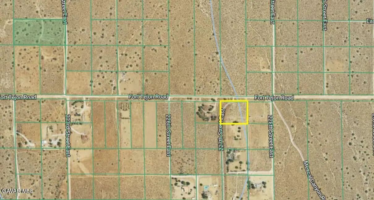 Vacant Land in Llano - Llano, California, 93544