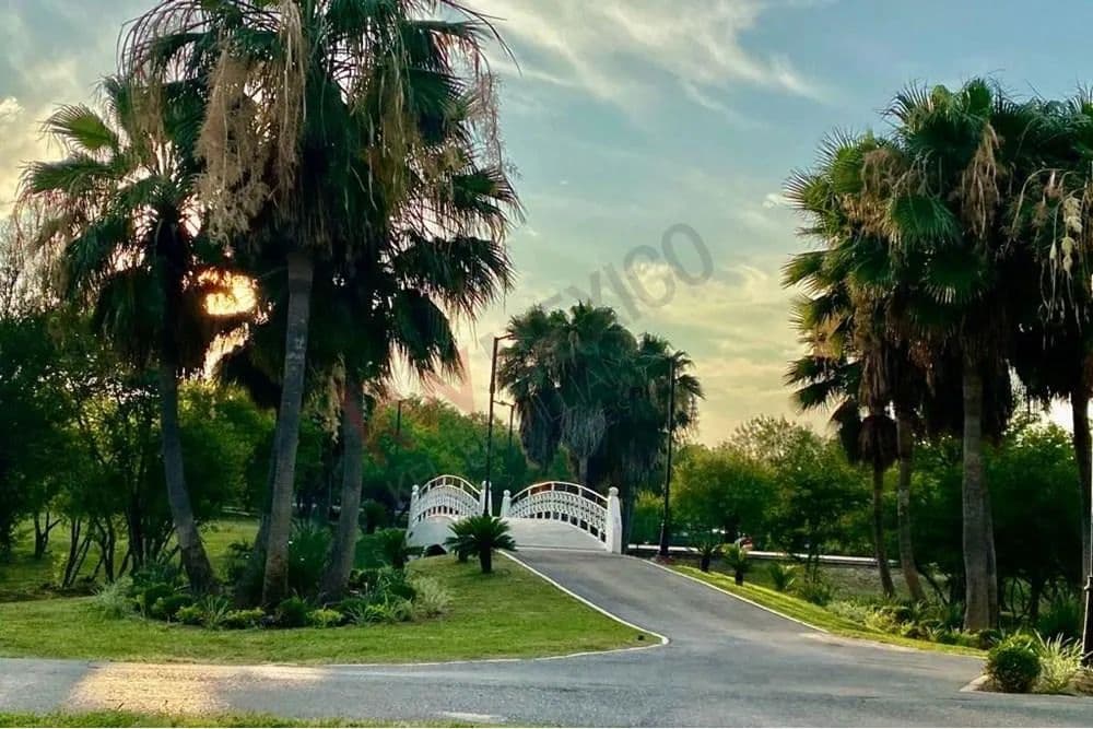 Terreno en venta en Rinconada Colonial, Apodaca, Nuevo León;¡Oportunidad única! - land for sale