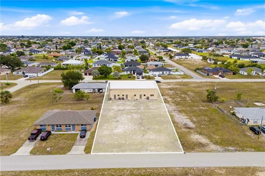 Property from 1009 NE 8th TER - KW - Cape Coral, Florida, 33909
