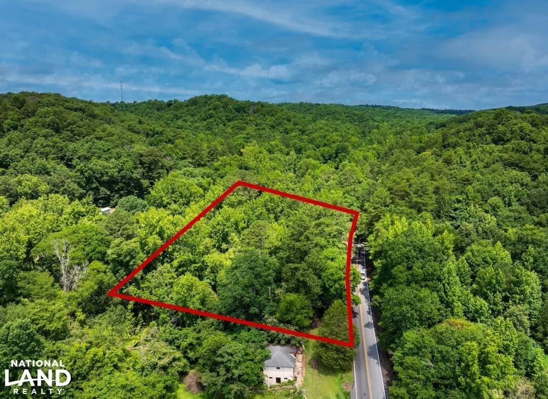 Peaceful & Private 1.5-Acre Wooded Retreat – Fultondale - Fultondale, Alabama, 35068