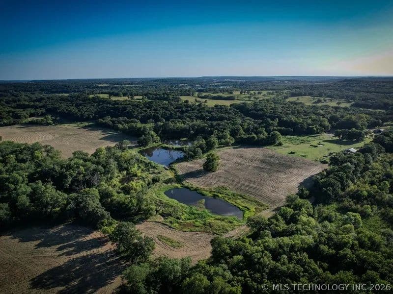 10 Acres of Land for Sale in Weleetka, Oklahoma - Weleetka, Oklahoma, 74880