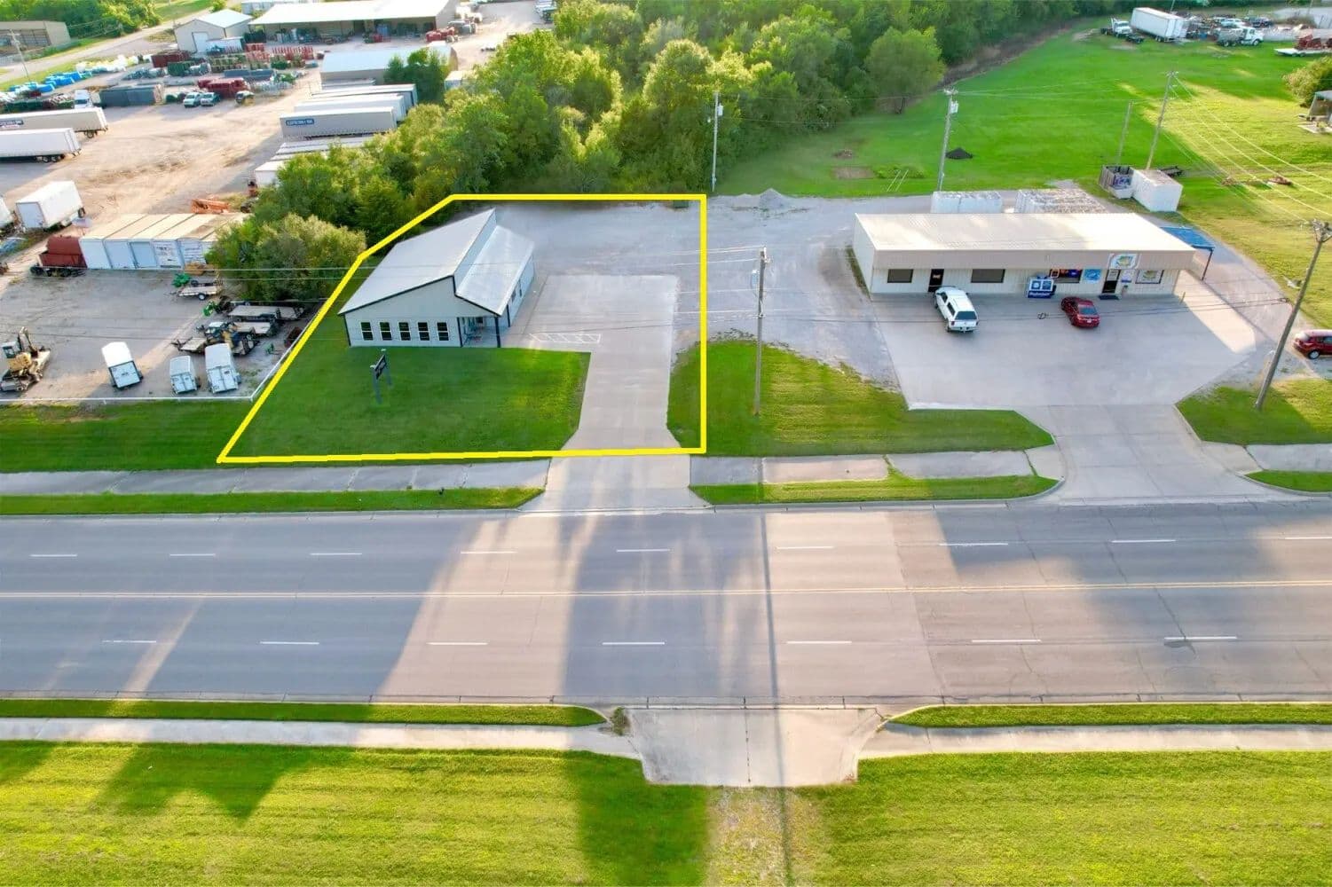 Modern Office Space With Great Amenities - Chanute, Kansas, 66720