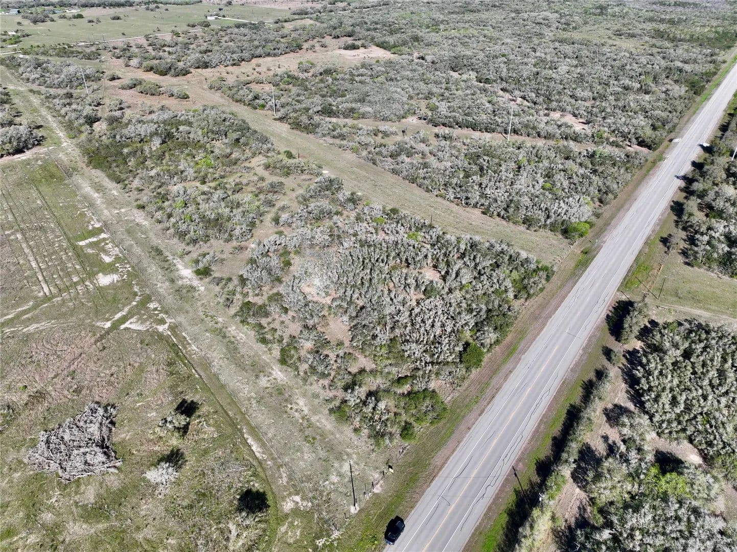 10 Acres of Land for Sale in Refugio, Texas - Refugio, Texas, 78321