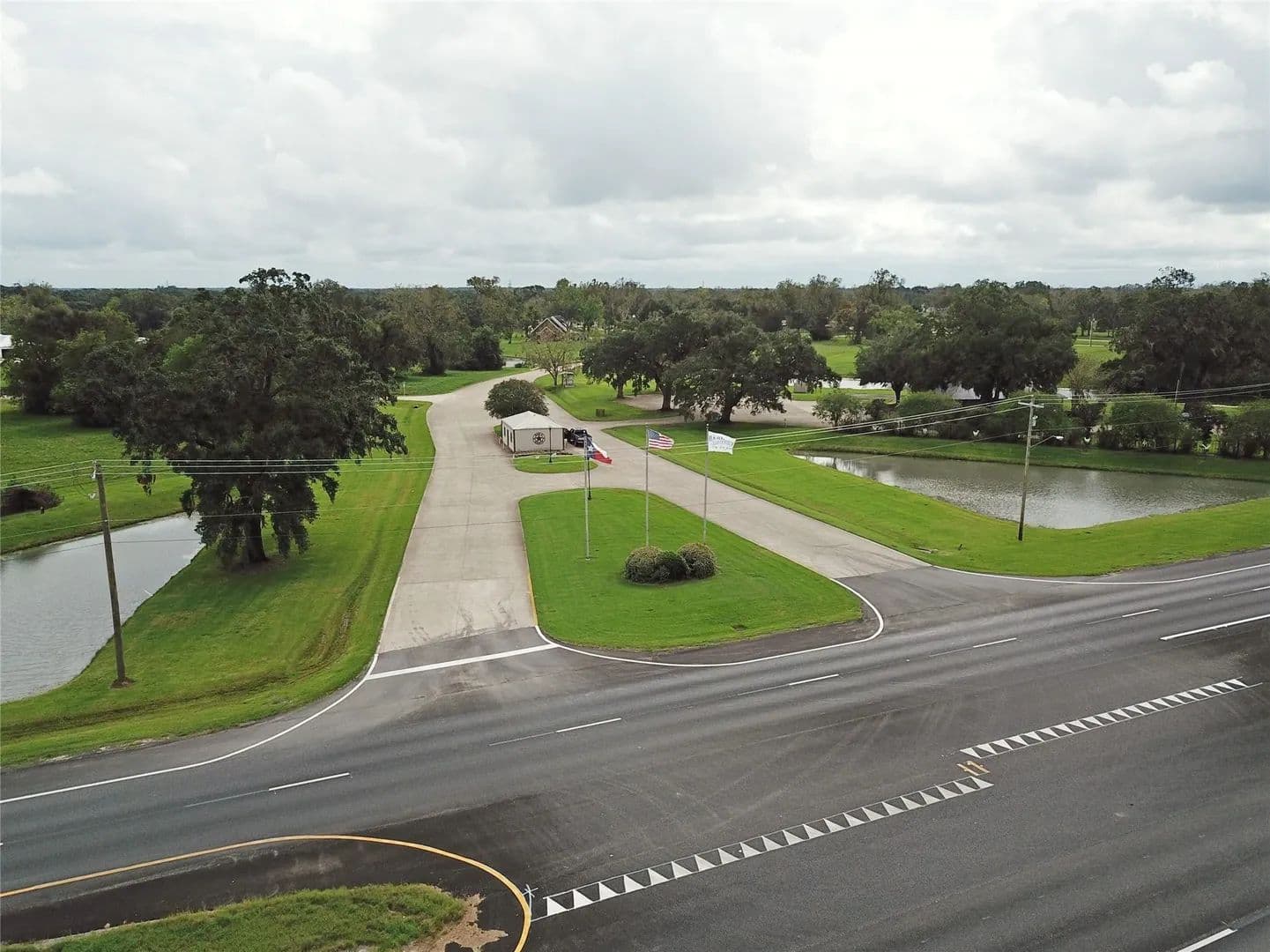 0.75 Acres of Land for Sale in Angleton, Texas - Angleton, Texas, 77515
