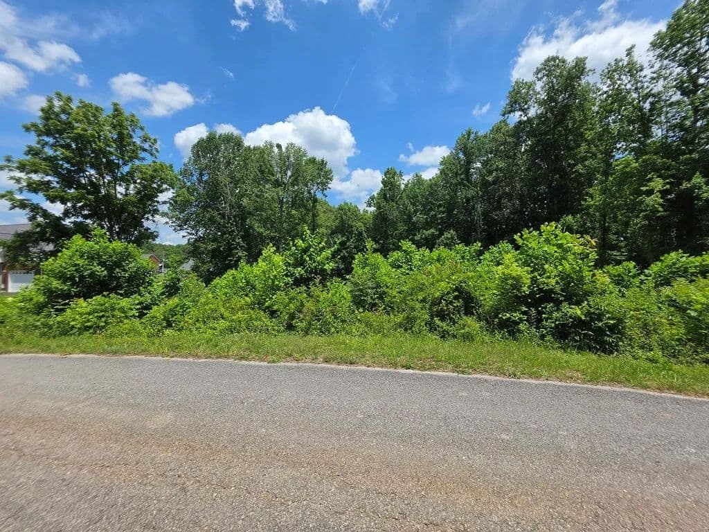 0.74 Acres of Land for Sale in Cookeville, Tennessee - Cookeville, Tennessee, 38506